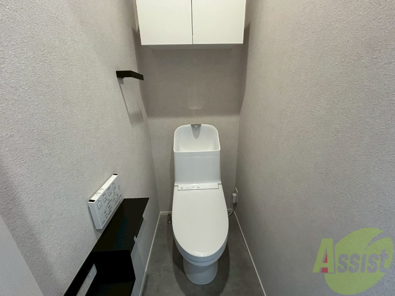 トイレ　トイレも清潔感のある空間でリラックス出来そうです。