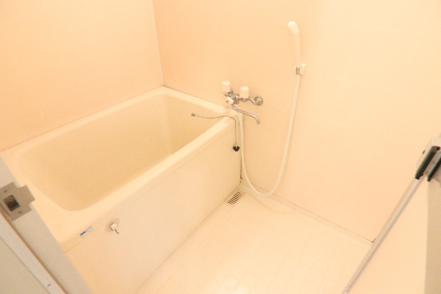 バス・シャワールーム　※別室の参考写真の為、現況優先です。