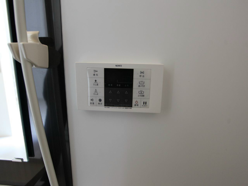 その他設備　追い焚き機能付　オートバス機能付給湯設備
