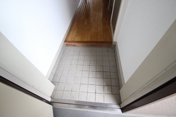 玄関　※別号室の写真です