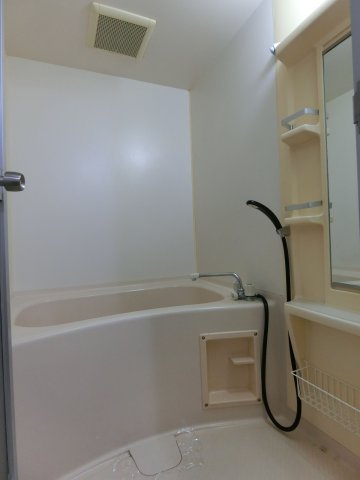 バス・シャワールーム　ゆったり過ごせるお風呂です♪