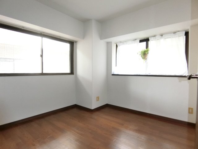 その他部屋・スペース　風通しも良い寝室です☆