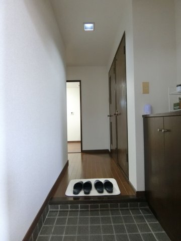 玄関　シューズボックス付きの玄関です☆