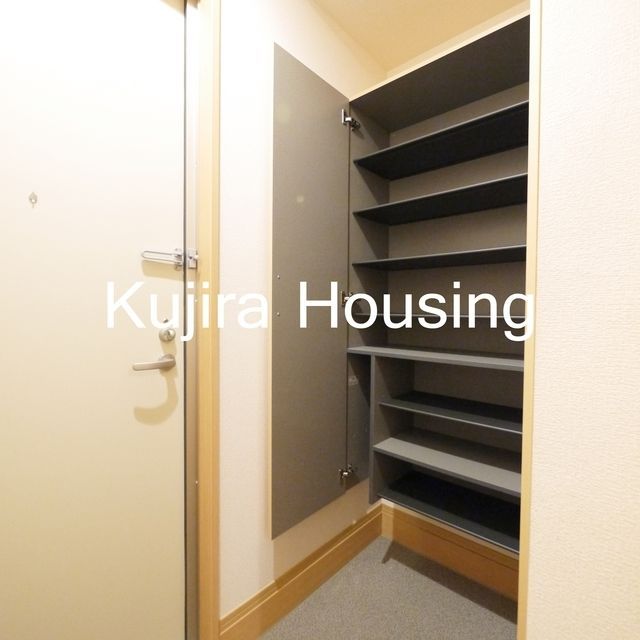 玄関　下駄箱完備の玄関ホール♪