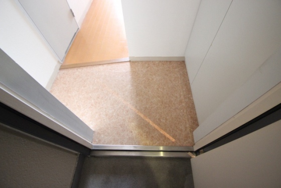 玄関　※別部屋の写真です