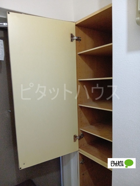 収納　シューズボックス