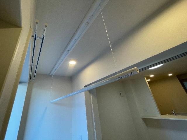その他設備　室内物干し（イメージ）