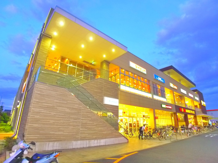 飲食店　サイゼリヤ（飲食店）まで1100m