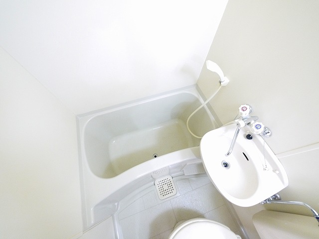 バス・シャワールーム　お風呂です