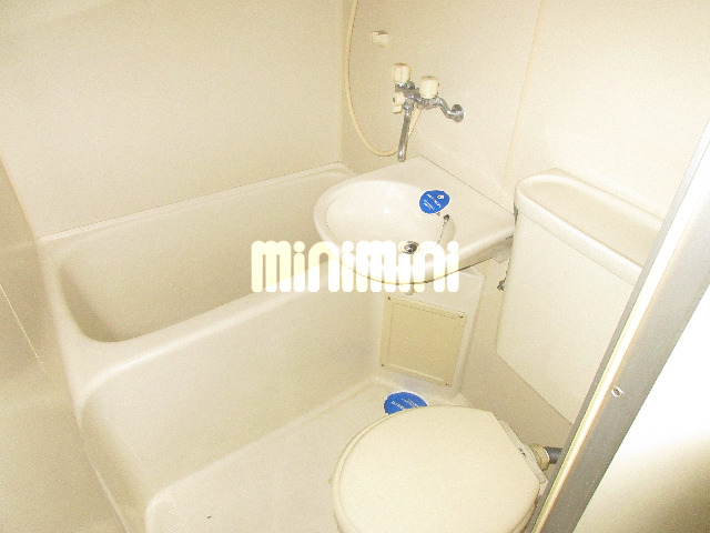 バス・シャワールーム　同物件別部屋の参考写真です。