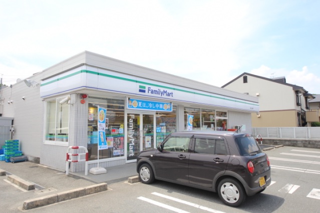 コンビニ　ファミリーマート橿原五条野店（コンビニ）まで395m