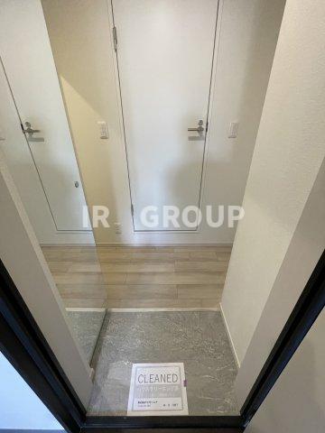 玄関　同施工会社の別部屋参考写真