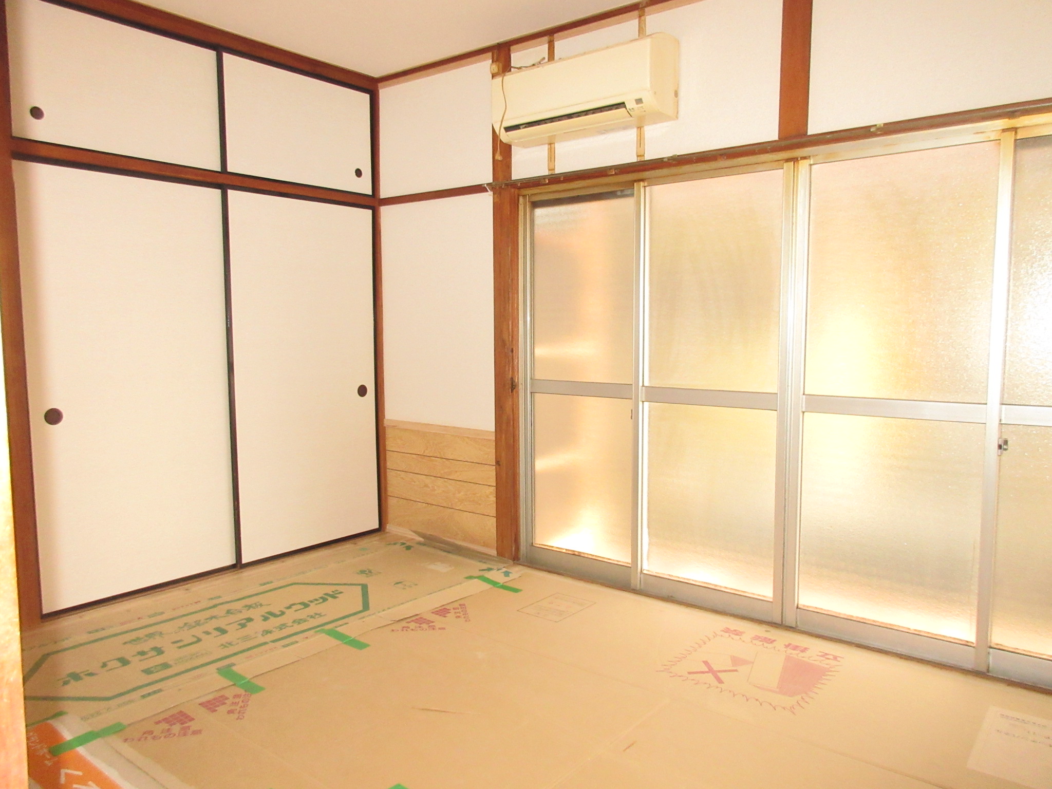 川井住宅の居間写真