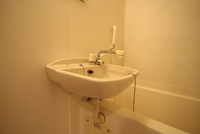 洗面設備　※別号室の参考写真のため、現状優先です。