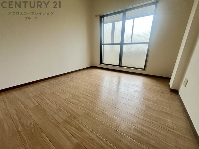 居室・リビング　エアコン付き6帖の洋室です♪