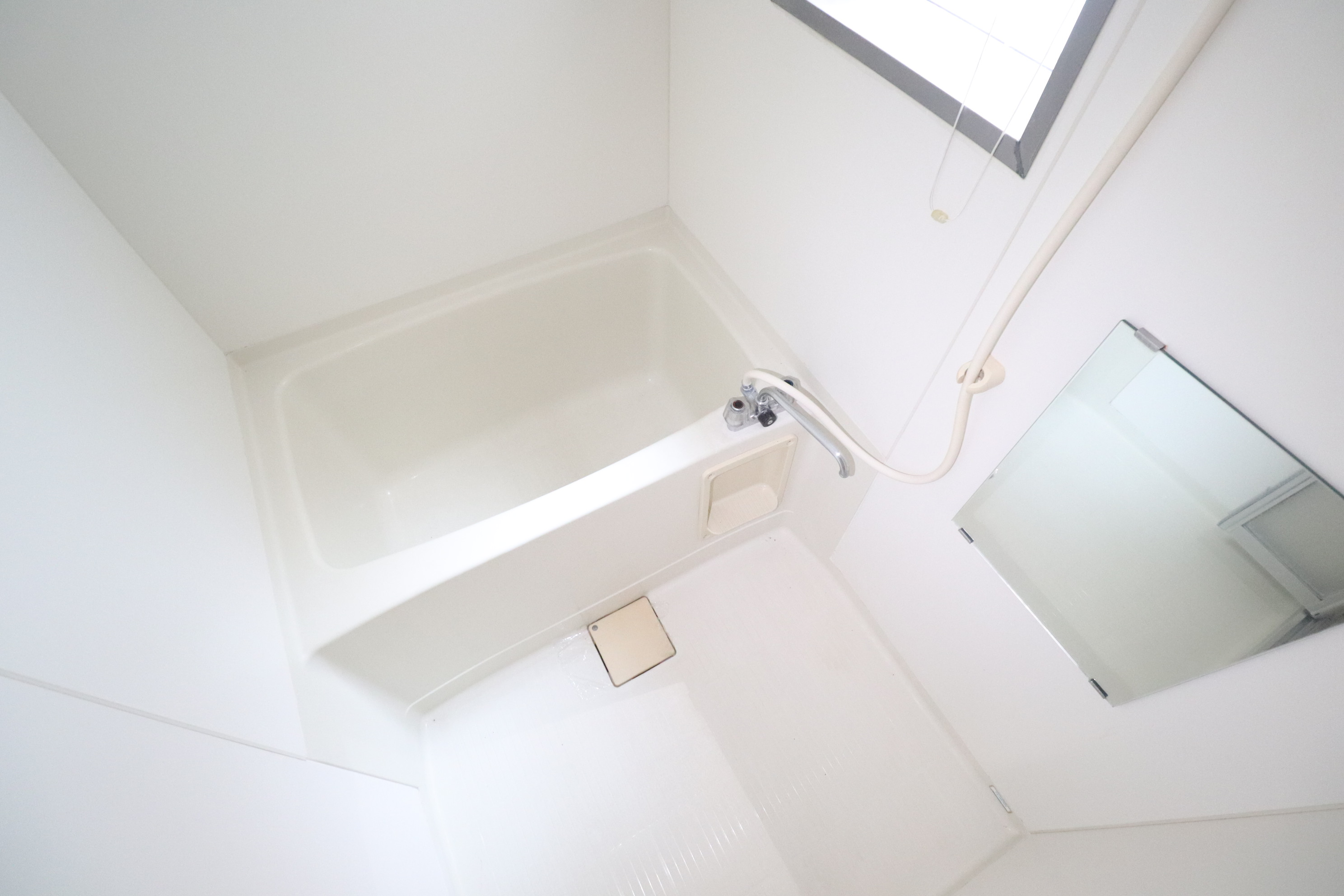 バス・シャワールーム　鏡付きのお風呂♪