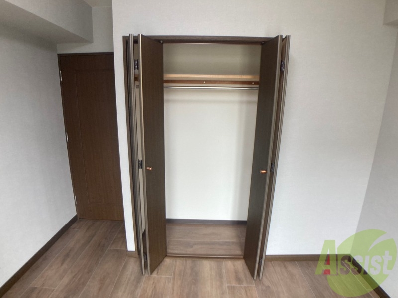 収納　クローゼットは奥行きもあり、荷物が多い方でも安心です。