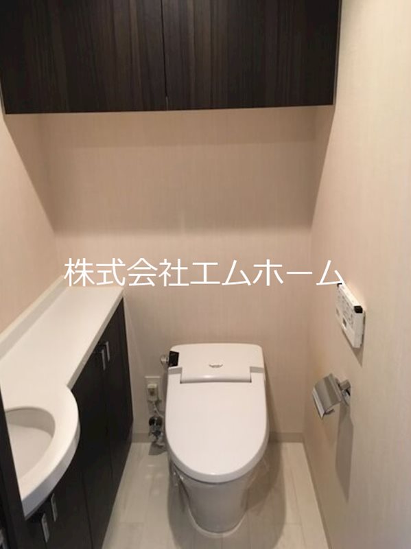 トイレ　温水洗浄暖房便座付トイレ