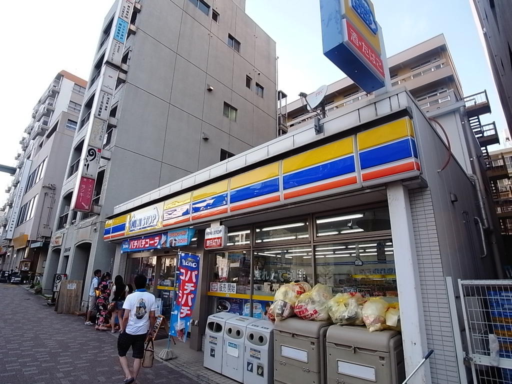 コンビニ　ミニストップ 覚王山駅前店 (コンビニ)（コンビニ）まで71m
