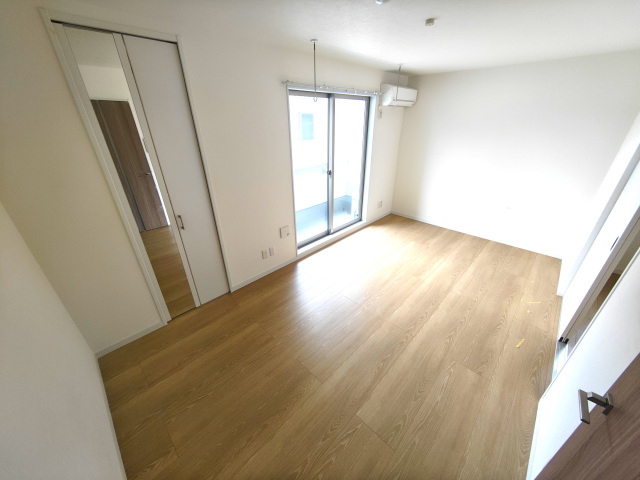 居室・リビング　※同物件別号室参考写真