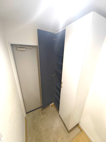 玄関　※同物件別号室参考写真