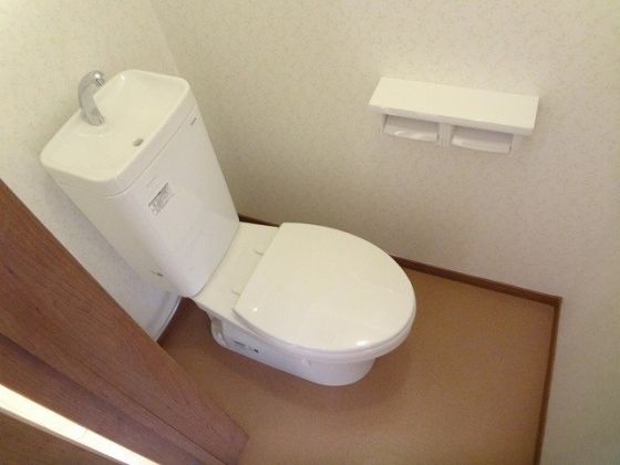トイレ　広いトイレです