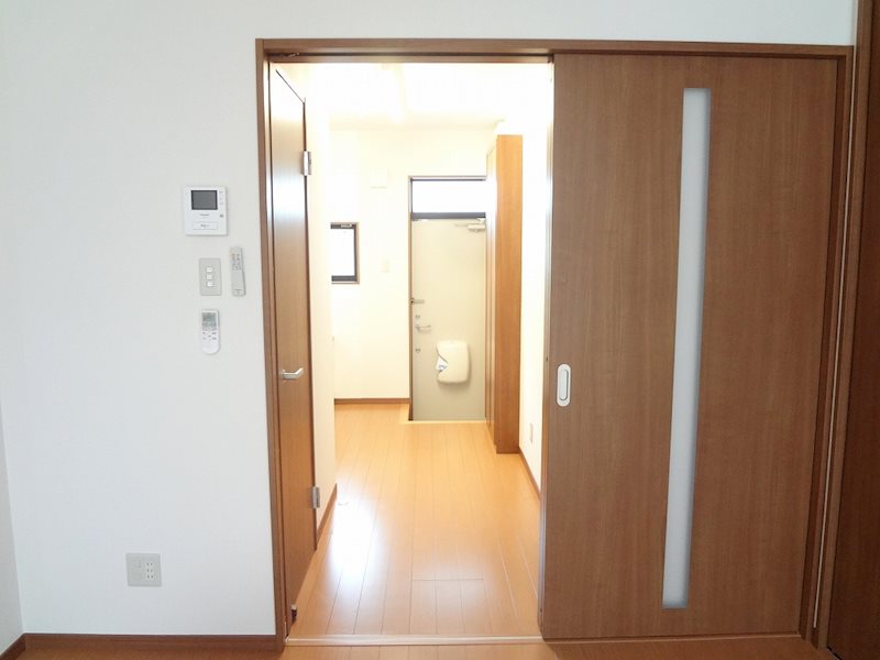 玄関　玄関からも明るさが伝わりますね