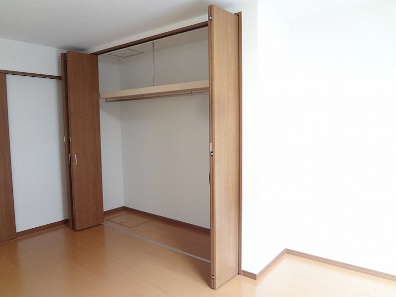 収納　広々収納です。お洋服がたくさん収納できます