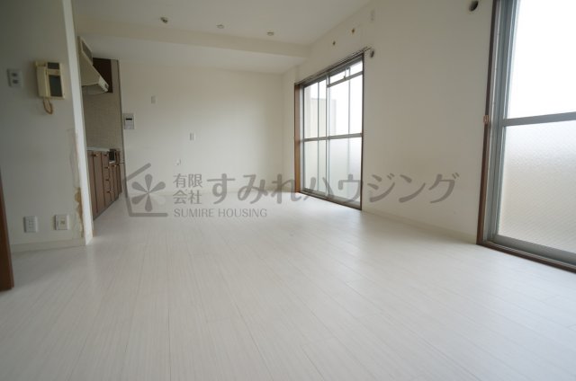 居室・リビング　参考、同建物・同間取りの号室