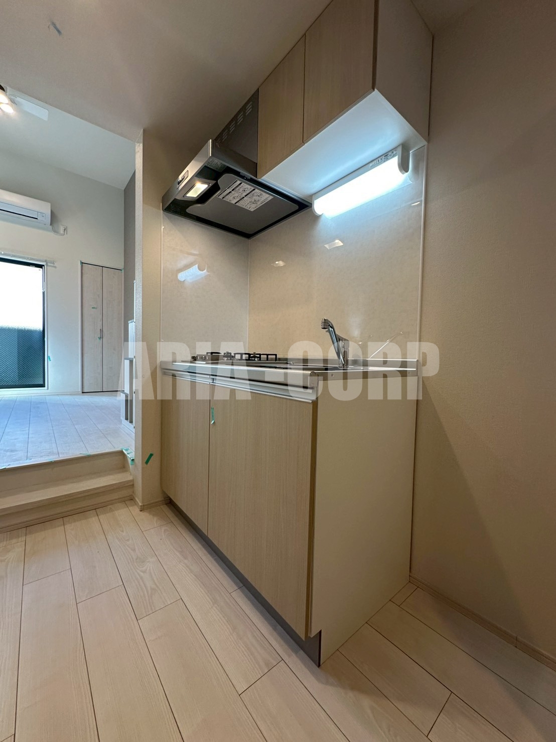 キッチン　システムキッチン・冷蔵庫スペースもしっかりございます！