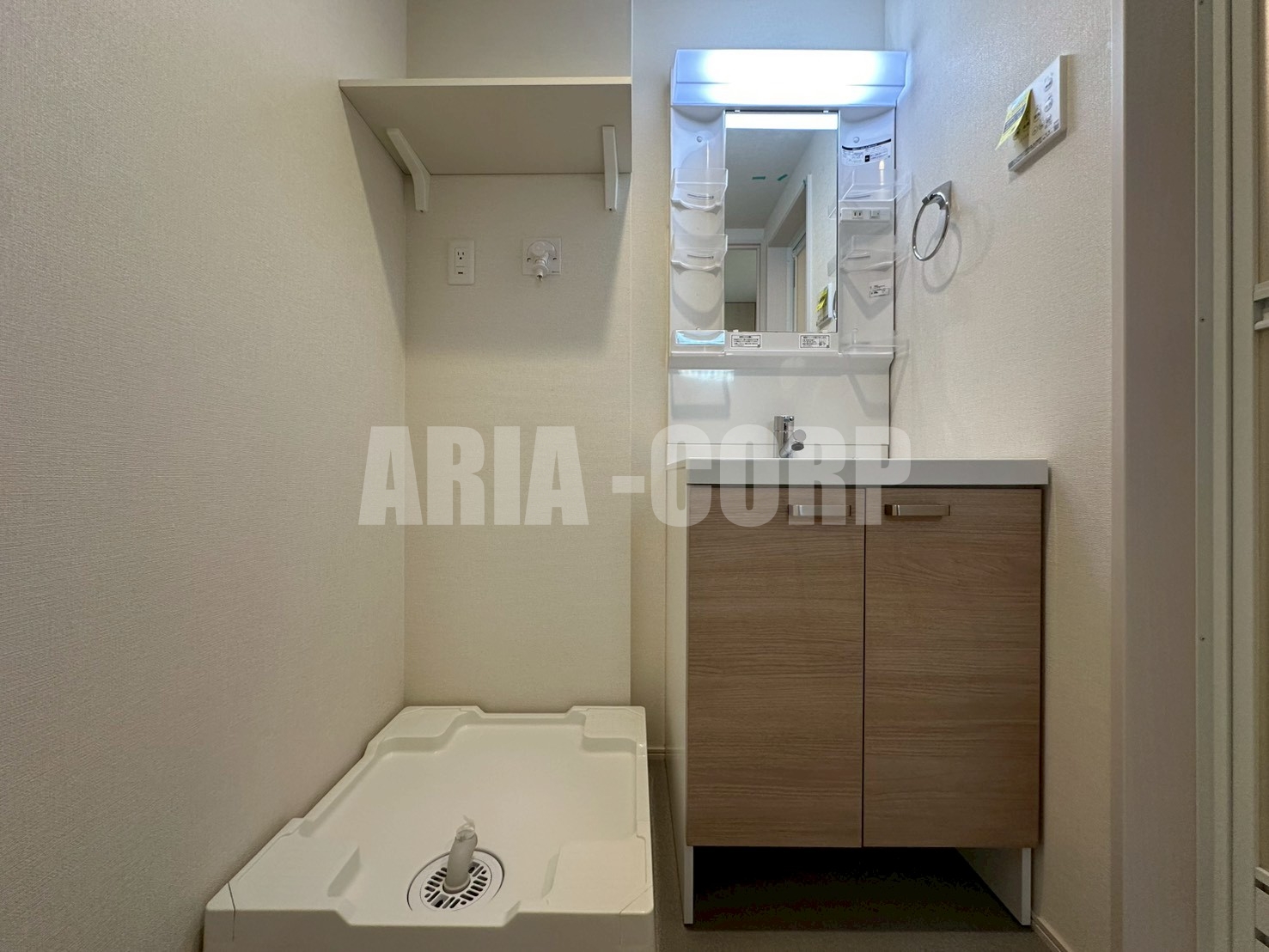 洗面設備　シャンプードレッサー付きの洗面所です！