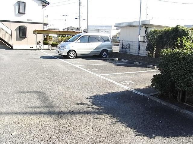 駐車場　駐車場・駐輪場完備