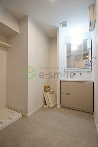 洗面設備　スペースが確保できる洗面所です