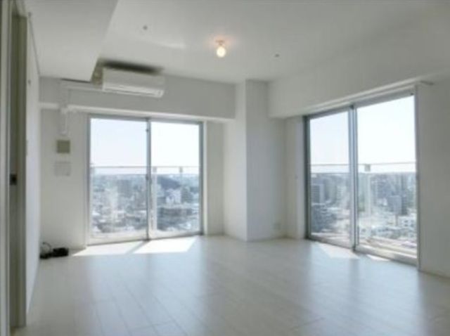 居室・リビング　室内