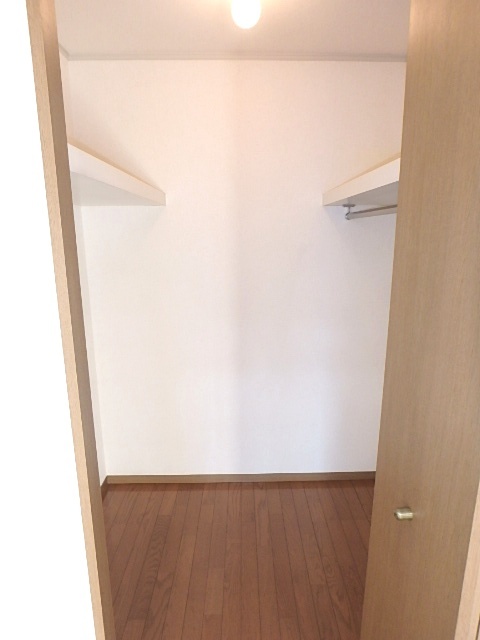 収納　ウォークインクローゼット