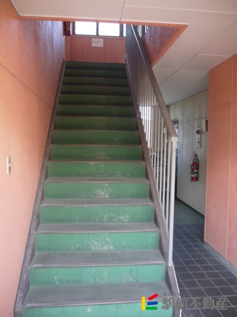 エントランス　共用階段