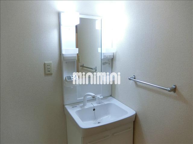 洗面設備　独立の洗面台付いています