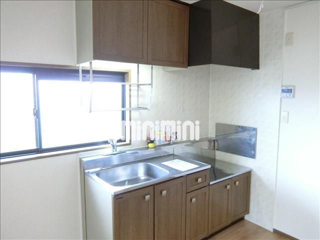 キッチン　キッチンそばに窓があります