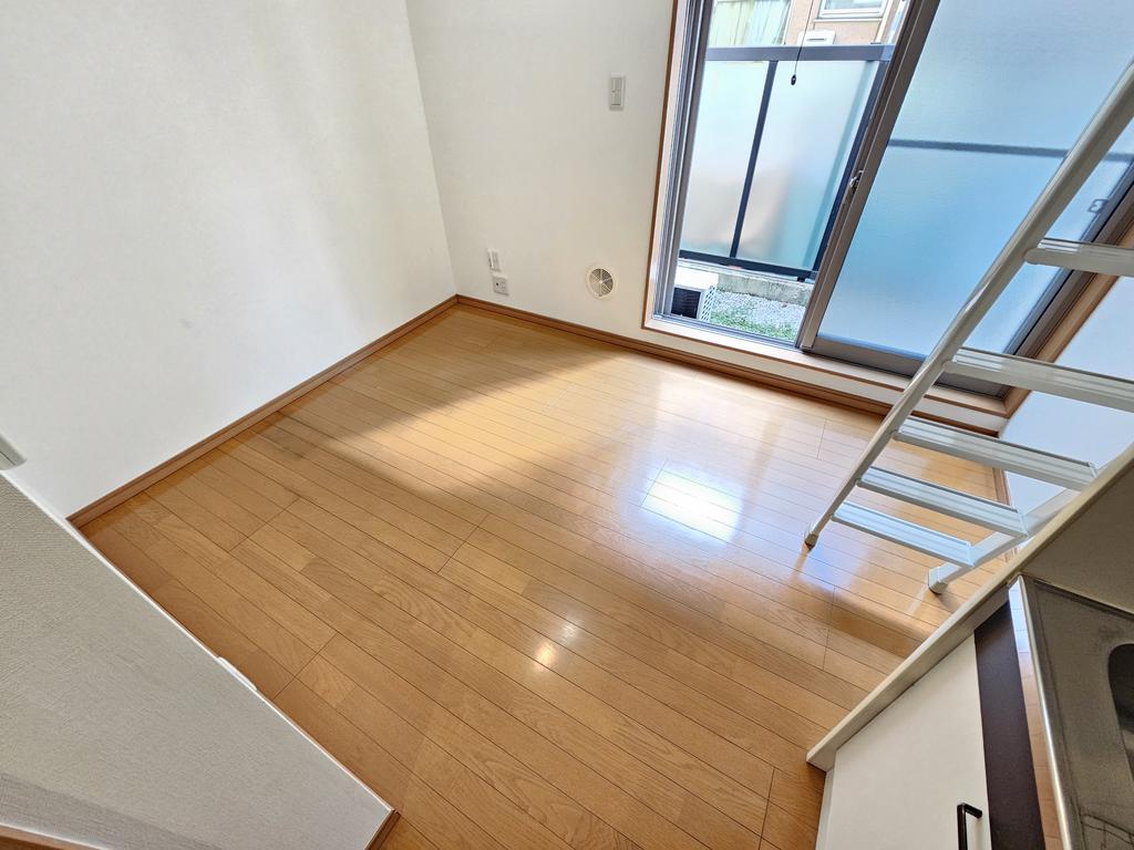 居室・リビング　内装済み別号室