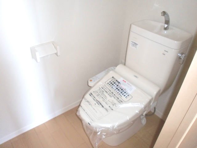 トイレ　温水洗浄便座