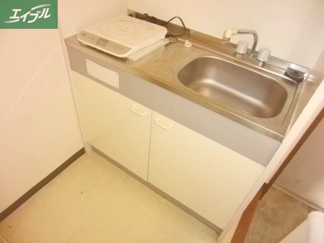 キッチン　同物件、別部屋の写真です