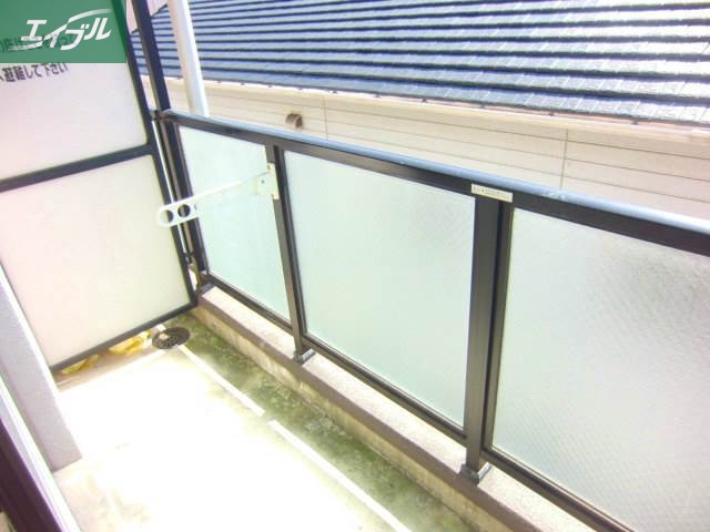 バルコニー　同物件、別部屋の写真です