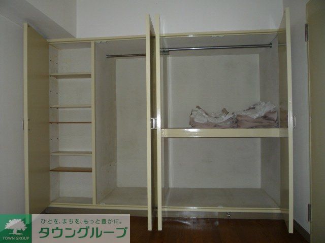 収納　★事務所利用可★登記相談可★先行予約受付中★