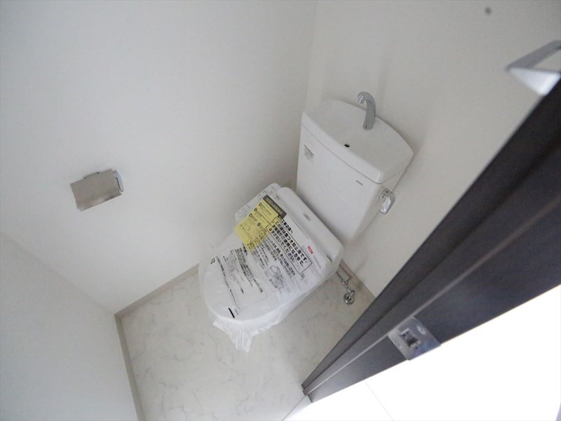 トイレ　温水洗浄暖房便座付トイレ