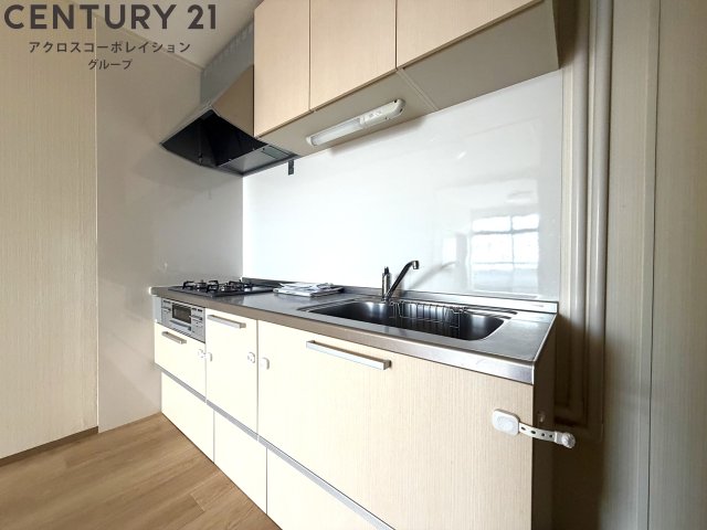 キッチン　３口ガスコンロ付きシステムキッチン♪