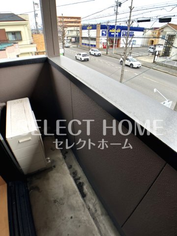 バルコニー　暖かな日差しのふりそそぐバルコニー