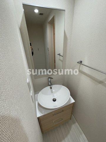 洗面設備　スペースが確保できる洗面所です