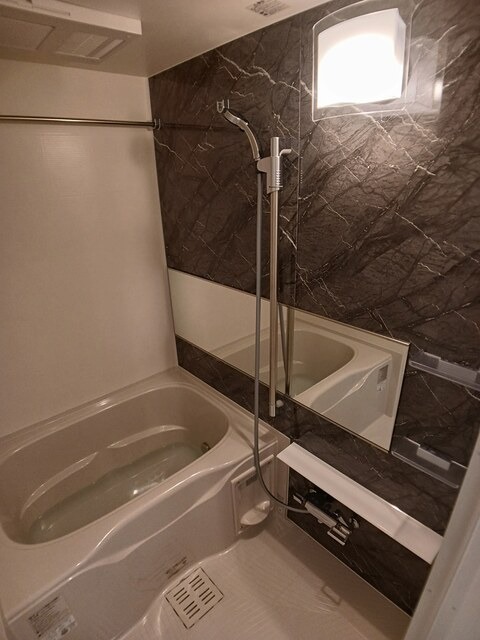 バス・シャワールーム　同施工メーカー参考写真