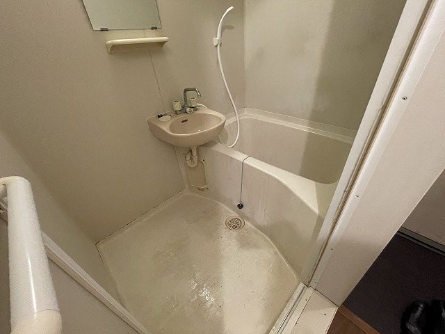 バス・シャワールーム　同マンション別部屋