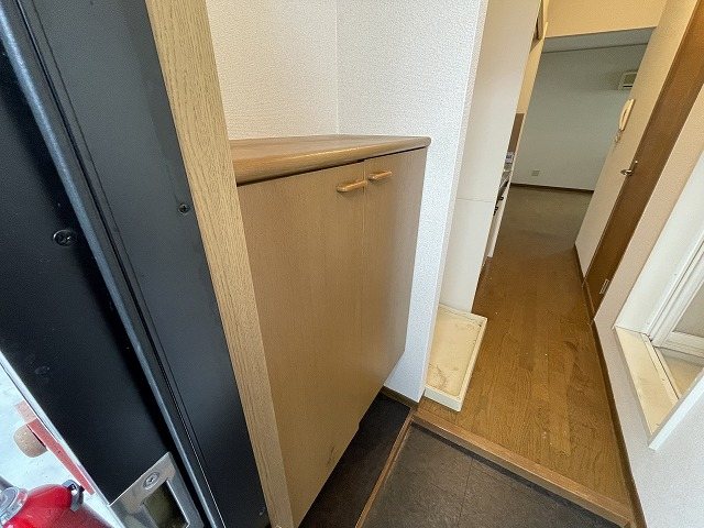 玄関　同マンション別部屋